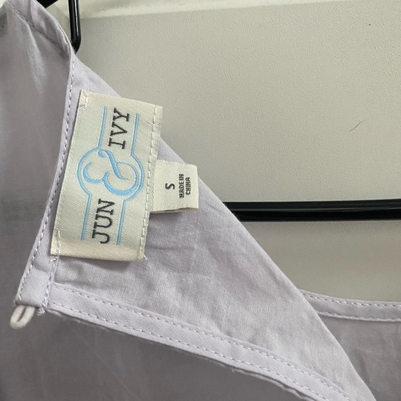 A very cute lavender top. - Picture 3 of 3